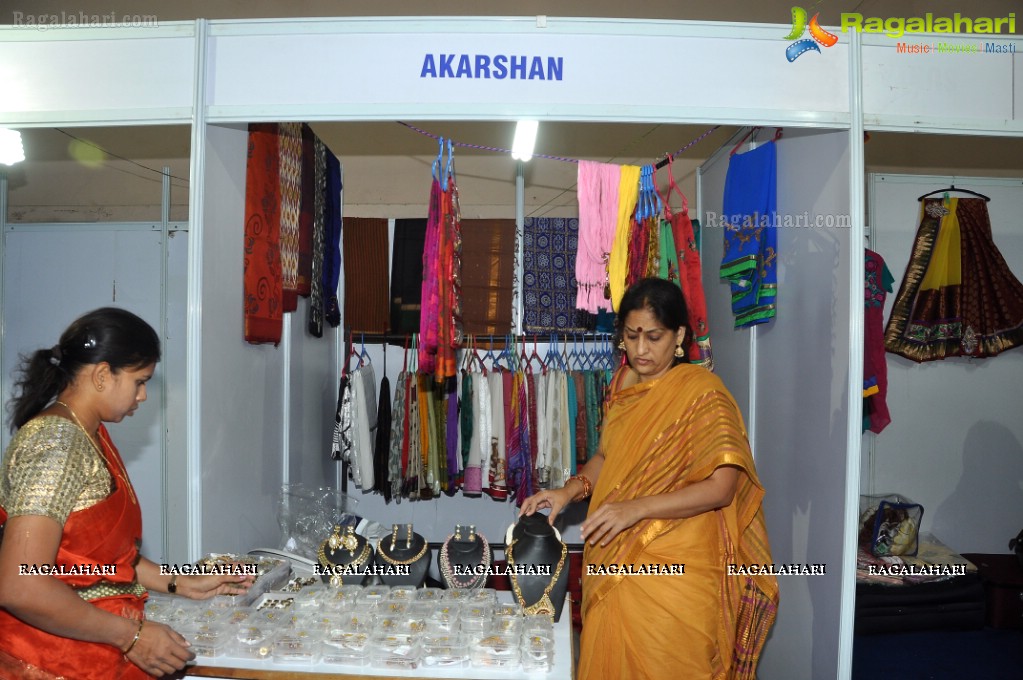 Madhulagna Das inaugurates Trenz Life Style Exhibition, Hyderabad