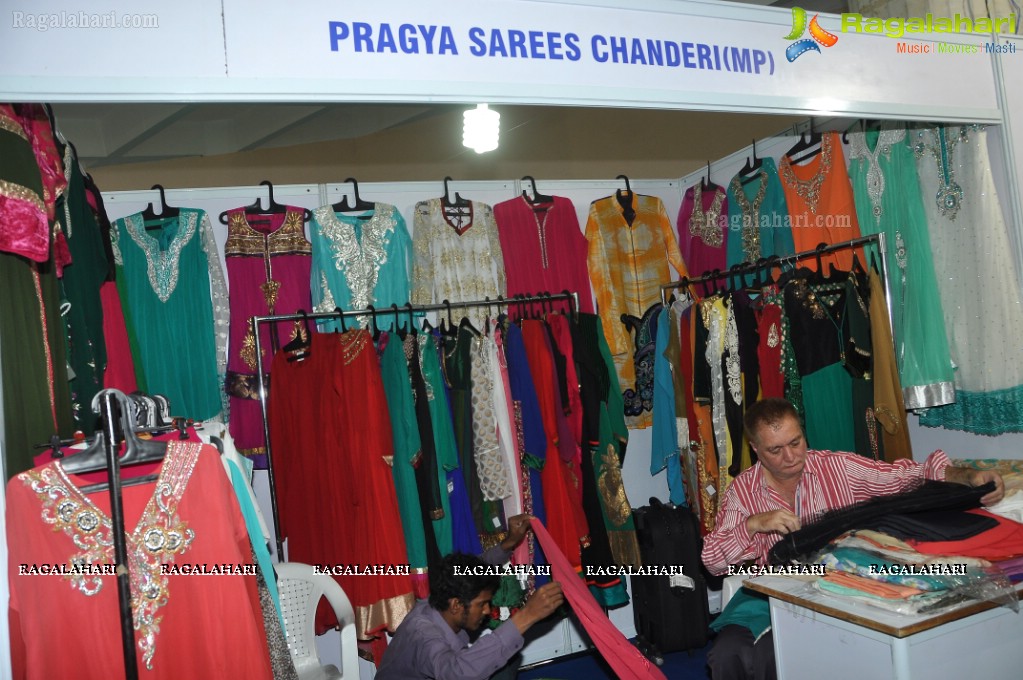 Madhulagna Das inaugurates Trenz Life Style Exhibition, Hyderabad