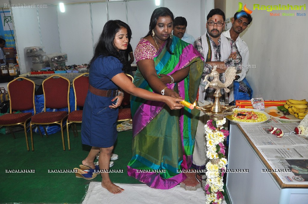 Tanusha inaugurates Trenz Fashion & Life Style Exhibition, Hyderabad