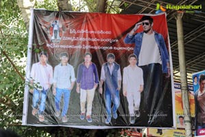 1 Nenokkadine Hungama at RTC Cross Roads