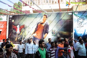 1 Nenokkadine Hungama at RTC Cross Roads