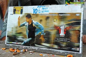 1 Nenokkadine Hungama at RTC Cross Roads