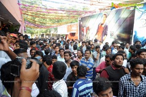 1 Nenokkadine Hungama at RTC Cross Roads