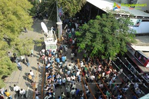 1 Nenokkadine Hungama at RTC Cross Roads