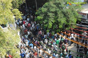 1 Nenokkadine Hungama at RTC Cross Roads