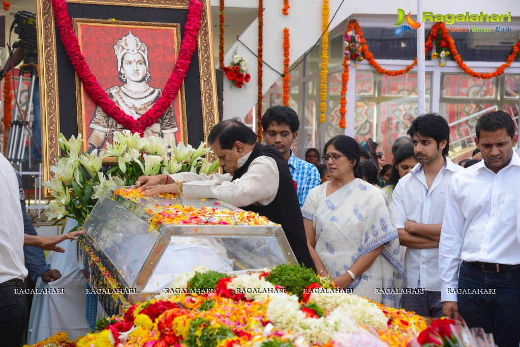 Celebrities pay homage to Dr. Akkineni Nageswara Rao	(Day 2)