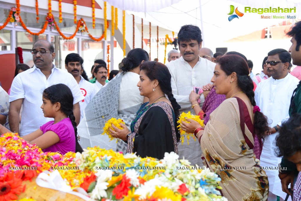 Celebrities pay homage to Dr. Akkineni Nageswara Rao	(Day 2)