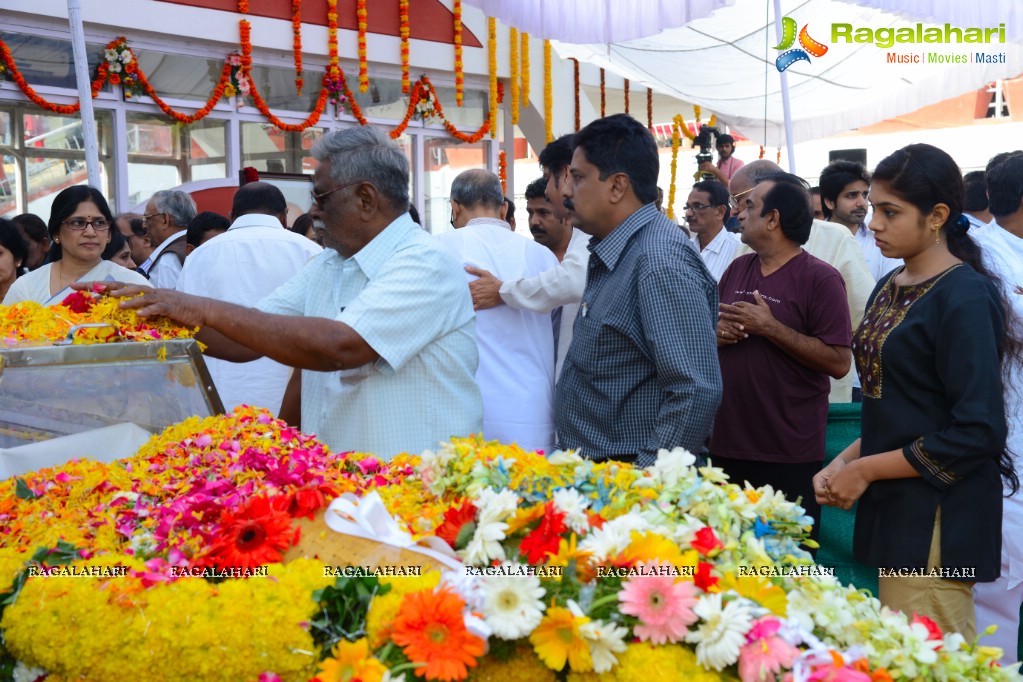 Celebrities pay homage to Dr. Akkineni Nageswara Rao	(Day 2)