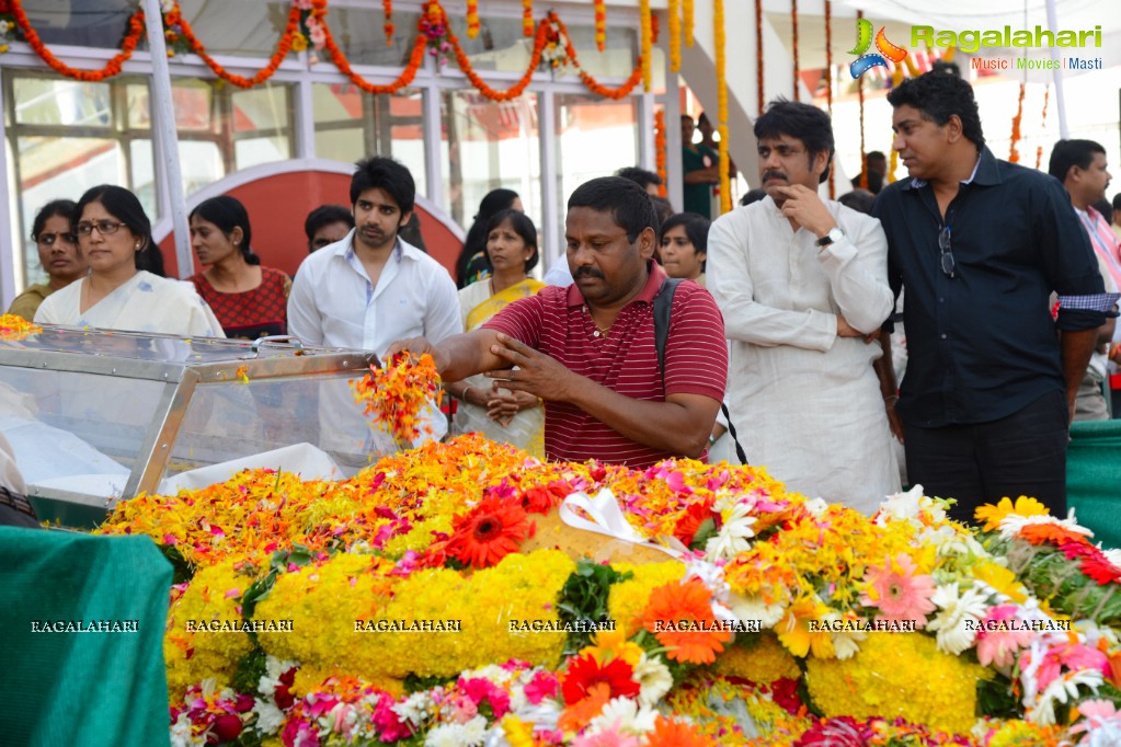 Celebrities pay homage to Dr. Akkineni Nageswara Rao	(Day 2)