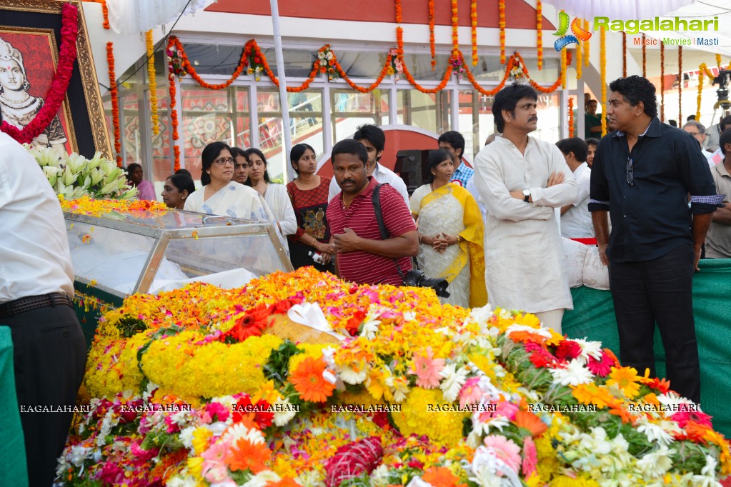 Celebrities pay homage to Dr. Akkineni Nageswara Rao	(Day 2)