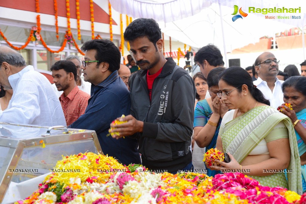 Celebrities pay homage to Dr. Akkineni Nageswara Rao	(Day 2)