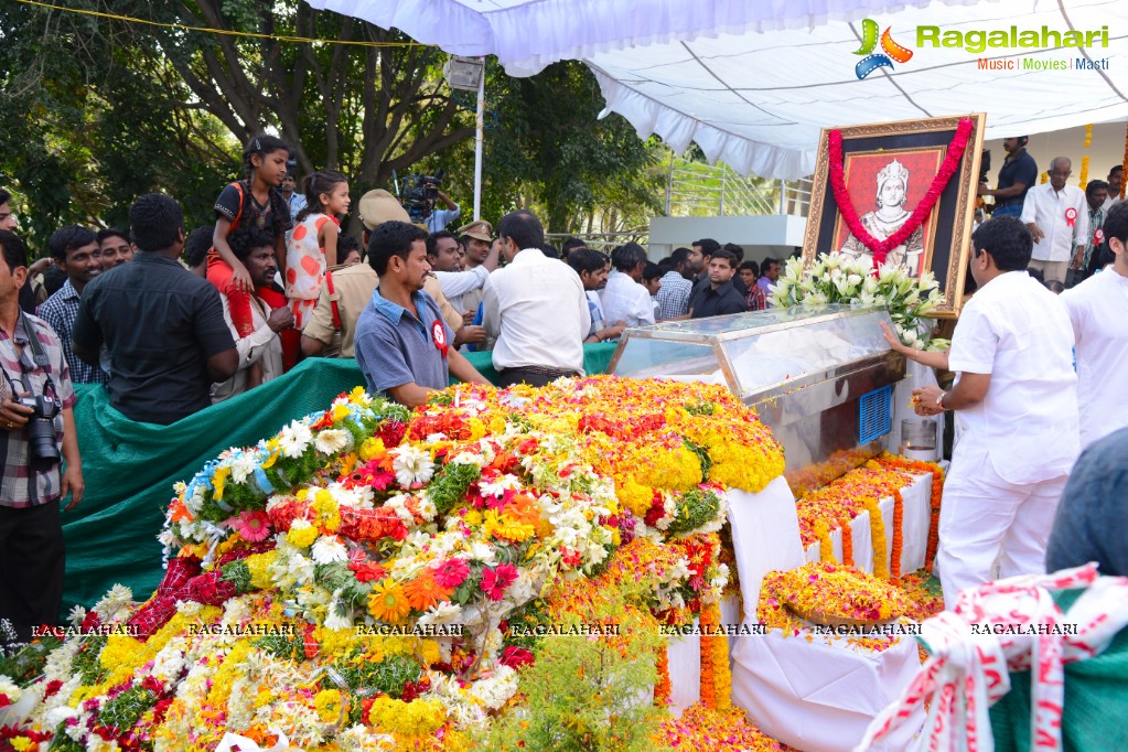 Celebrities pay homage to Dr. Akkineni Nageswara Rao	(Day 2)