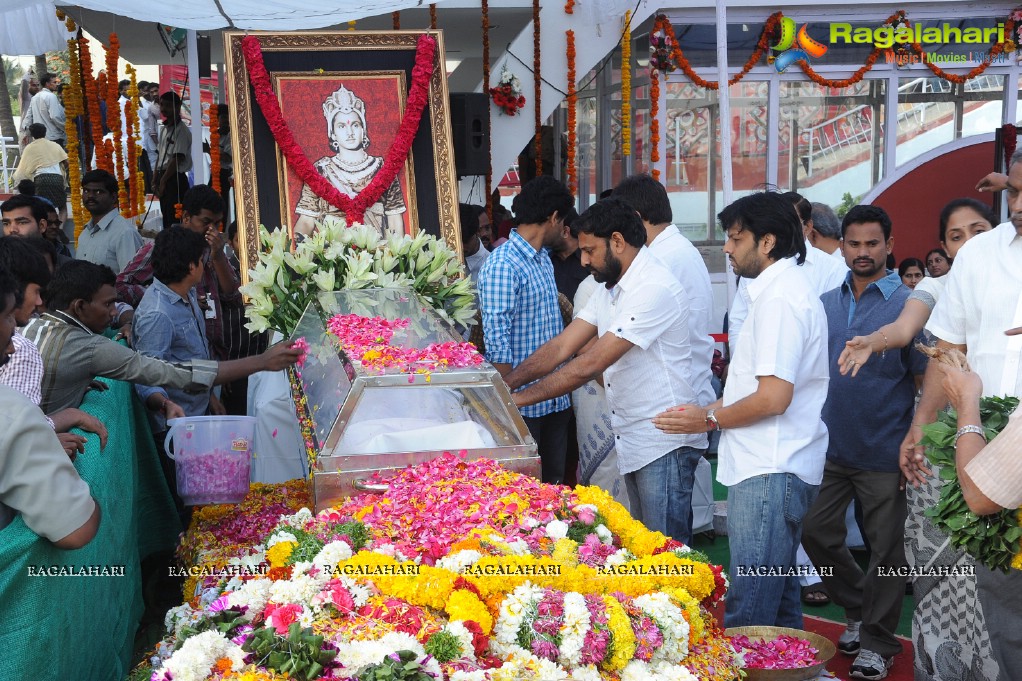 Celebrities pay homage to Dr. Akkineni Nageswara Rao	(Day 2)