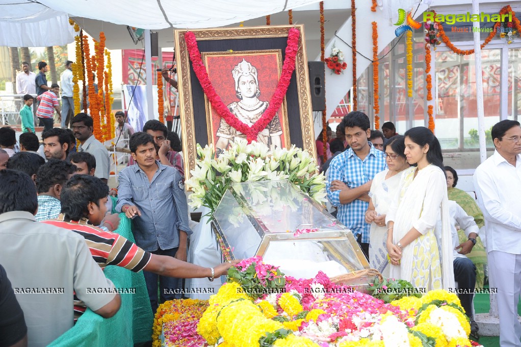 Celebrities pay homage to Dr. Akkineni Nageswara Rao	(Day 2)