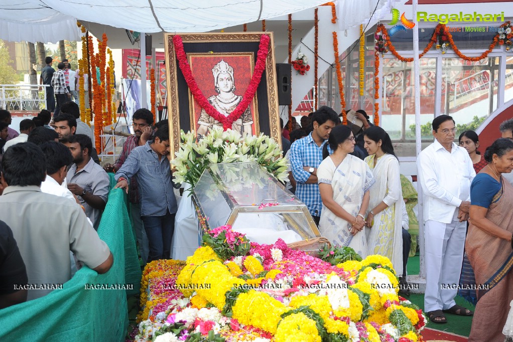 Celebrities pay homage to Dr. Akkineni Nageswara Rao	(Day 2)