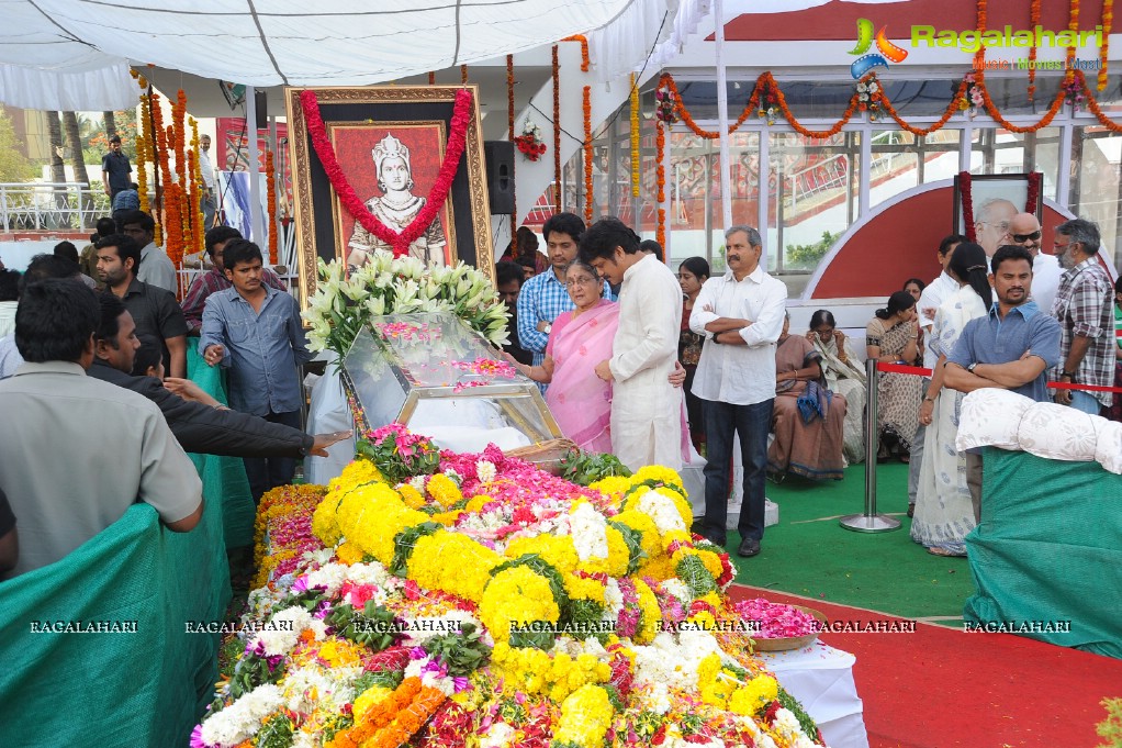 Celebrities pay homage to Dr. Akkineni Nageswara Rao	(Day 2)