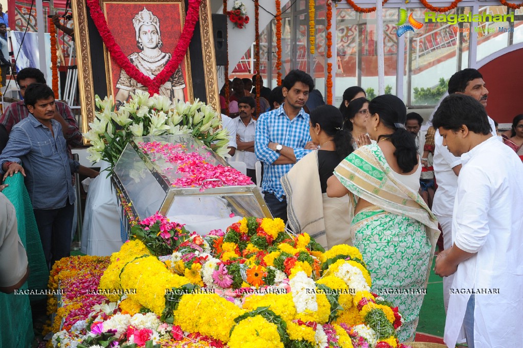 Celebrities pay homage to Dr. Akkineni Nageswara Rao	(Day 2)