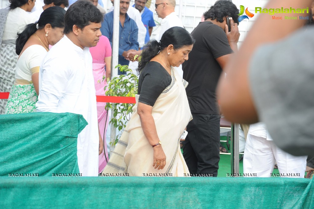 Celebrities pay homage to Dr. Akkineni Nageswara Rao	(Day 2)