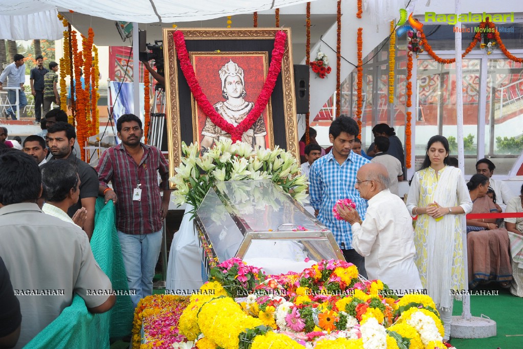 Celebrities pay homage to Dr. Akkineni Nageswara Rao	(Day 2)