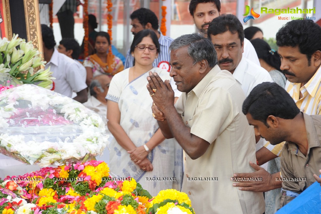 Celebrities pay homage to Dr. Akkineni Nageswara Rao	(Day 2)