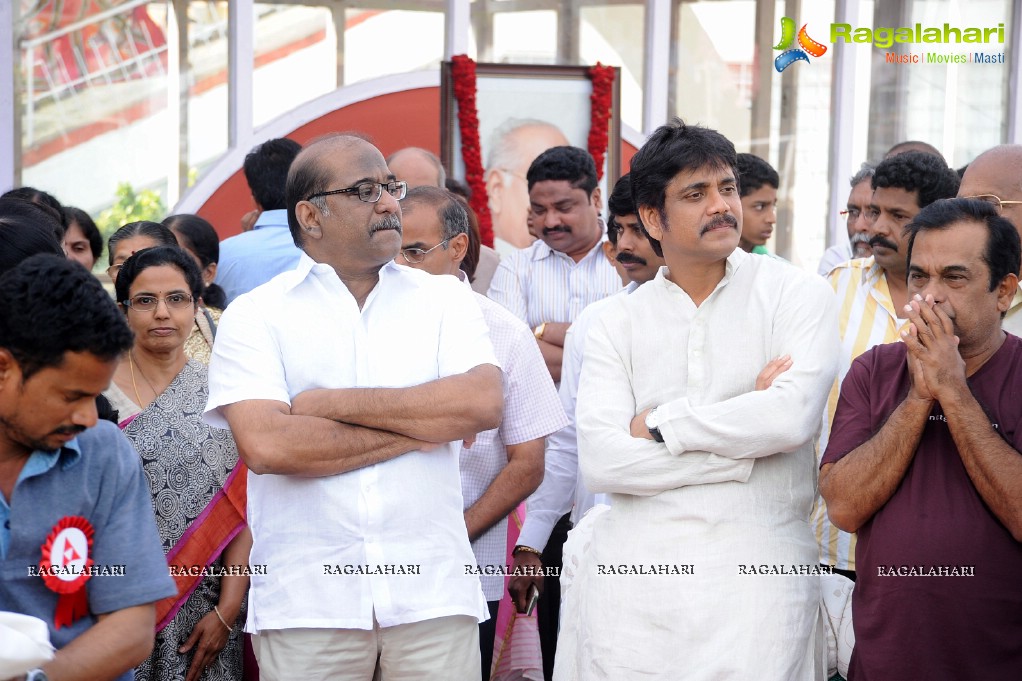 Celebrities pay homage to Dr. Akkineni Nageswara Rao	(Day 2)