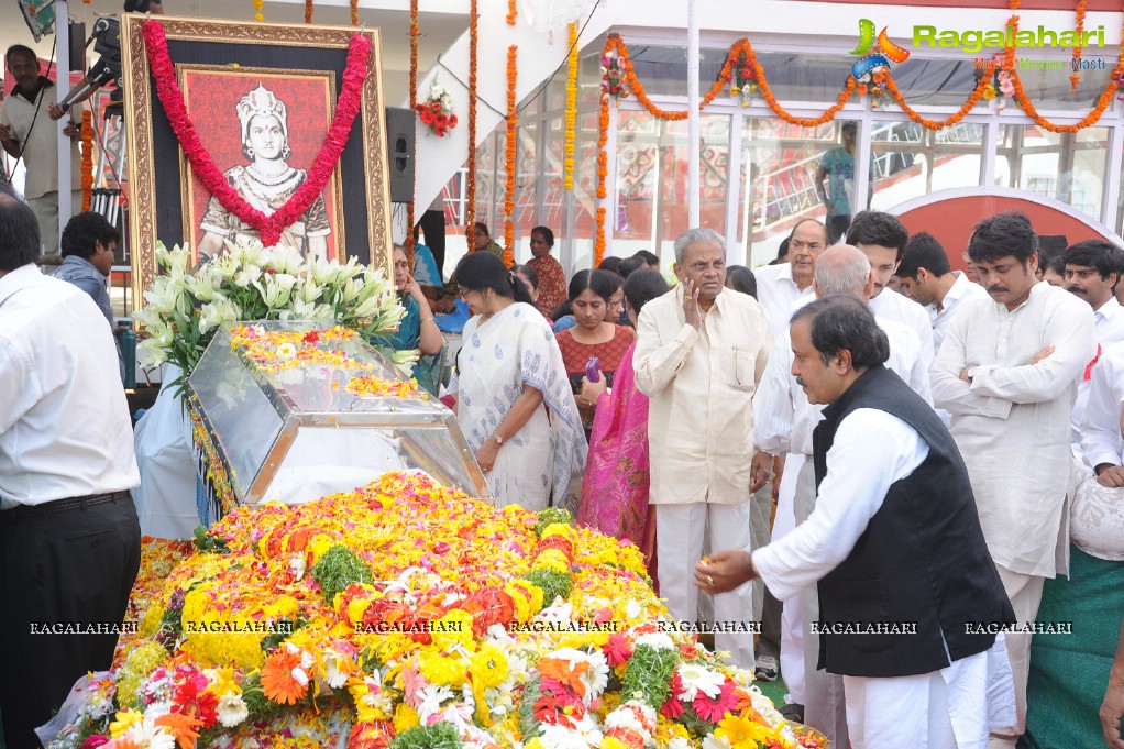 Celebrities pay homage to Dr. Akkineni Nageswara Rao	(Day 2)