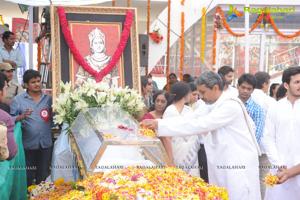 Celebrities pay homage to Dr. Akkineni Nageswara Rao	(Day 2)