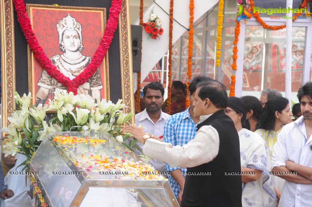 Celebrities pay homage to Dr. Akkineni Nageswara Rao	(Day 2)