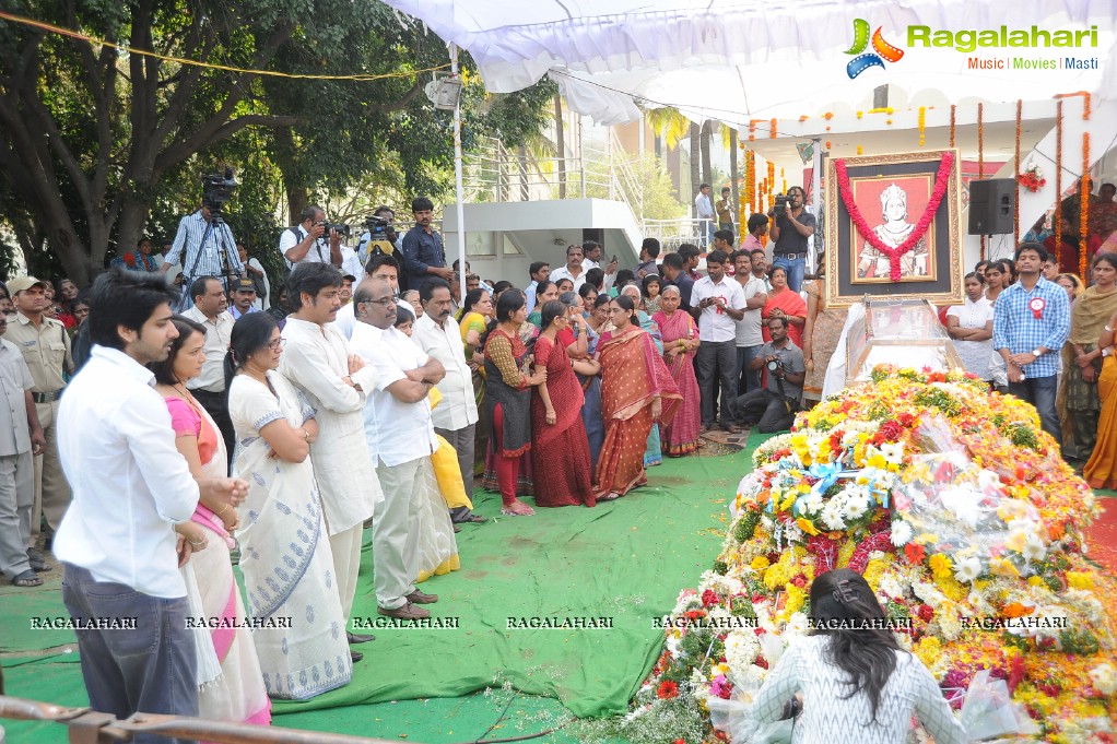 Celebrities pay homage to Dr. Akkineni Nageswara Rao	(Day 2)