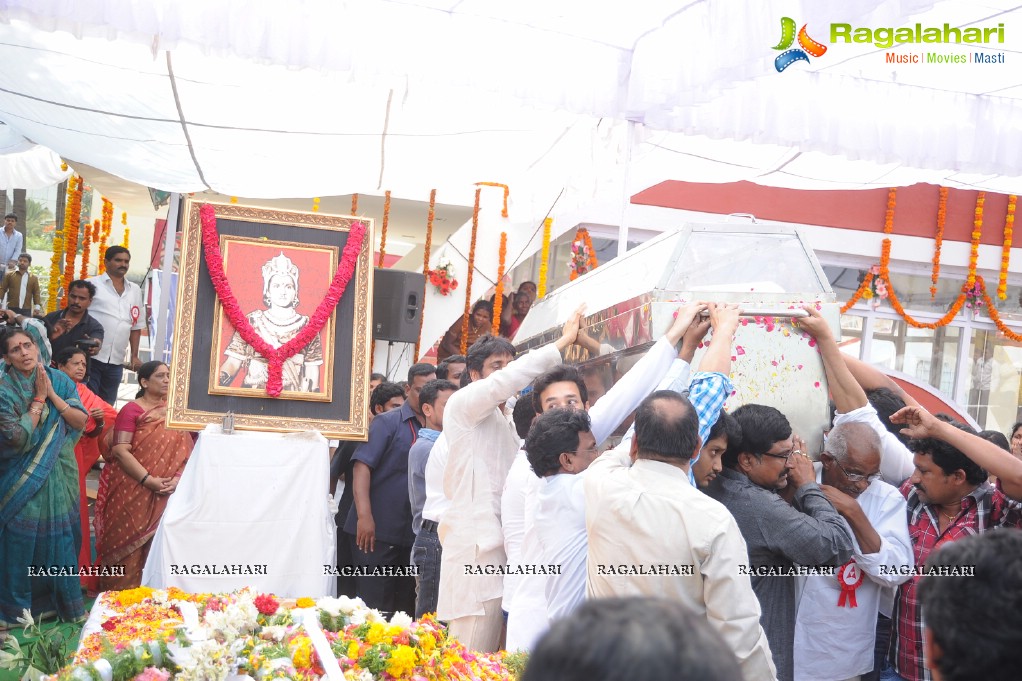 Celebrities pay homage to Dr. Akkineni Nageswara Rao	(Day 2)