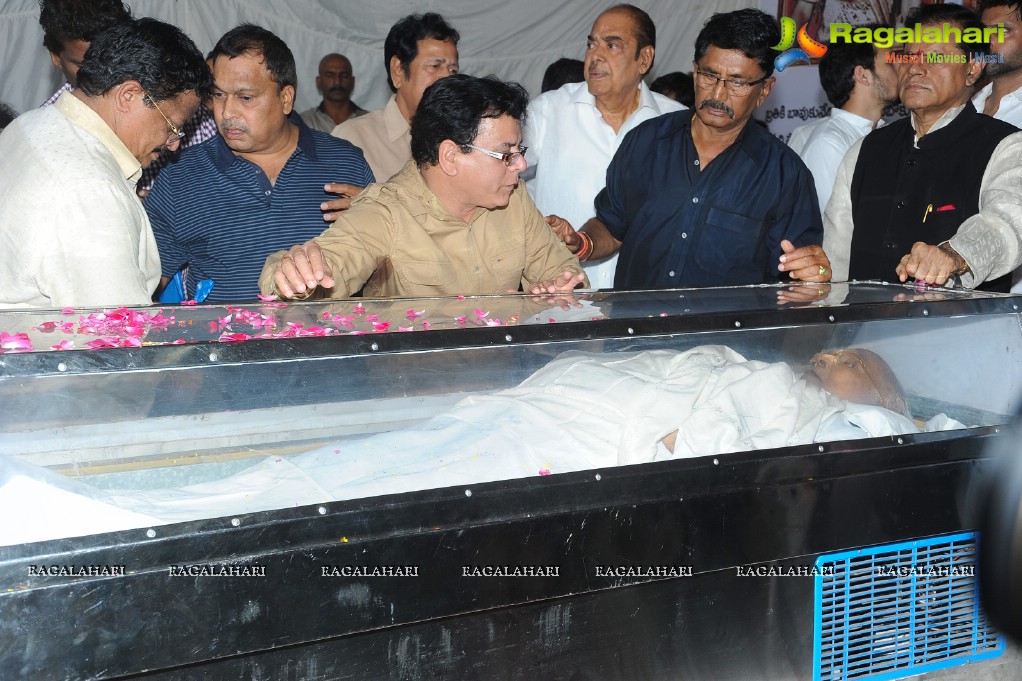 Celebrities pay homage to Dr. Akkineni Nageswara Rao	(Day 2)