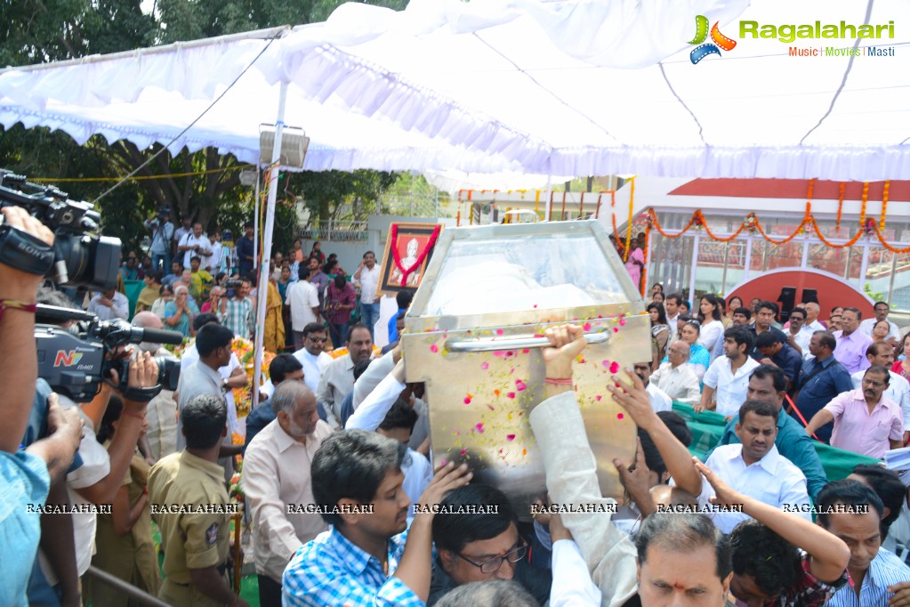 Celebrities pay homage to Dr. Akkineni Nageswara Rao	(Day 2)