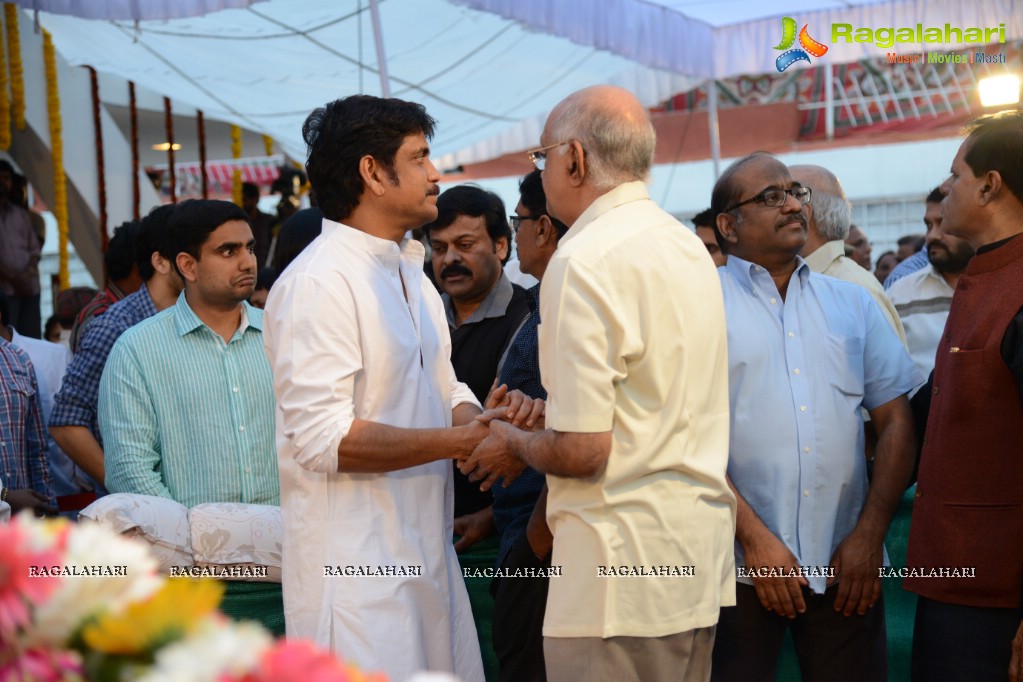 Celebrities pay homage to Dr. Akkineni Nageswara Rao