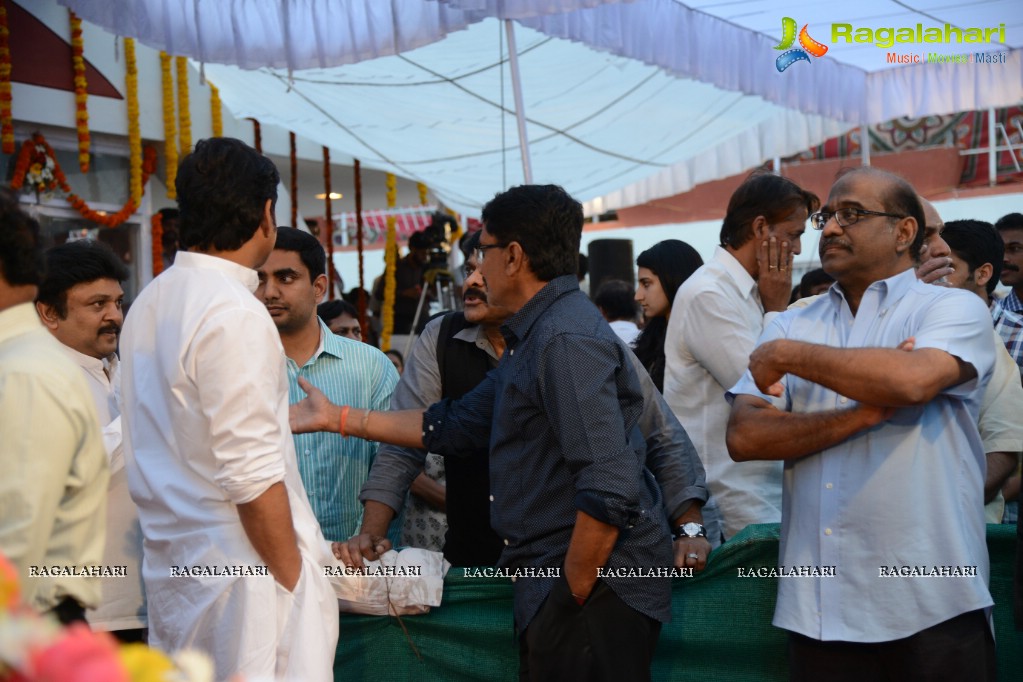 Celebrities pay homage to Dr. Akkineni Nageswara Rao