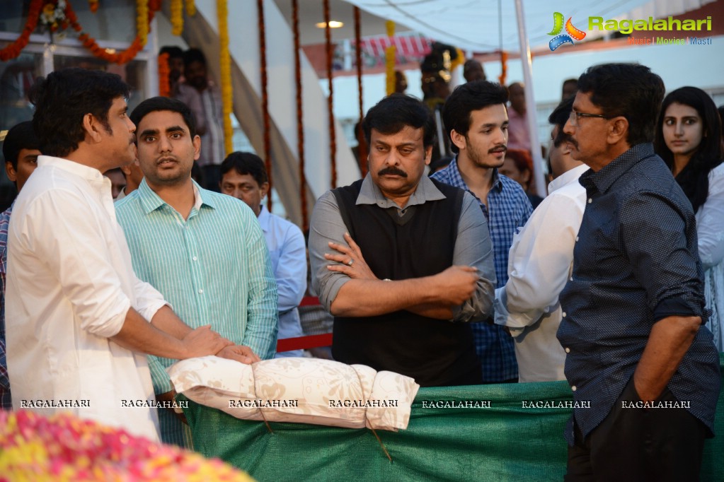 Celebrities pay homage to Dr. Akkineni Nageswara Rao