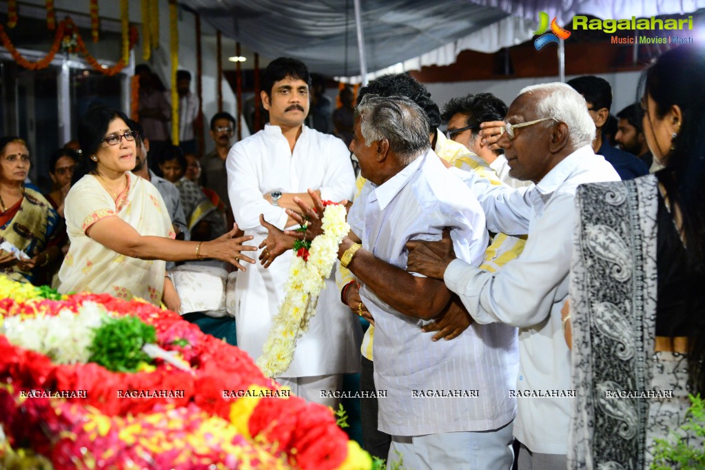 Celebrities pay homage to Dr. Akkineni Nageswara Rao