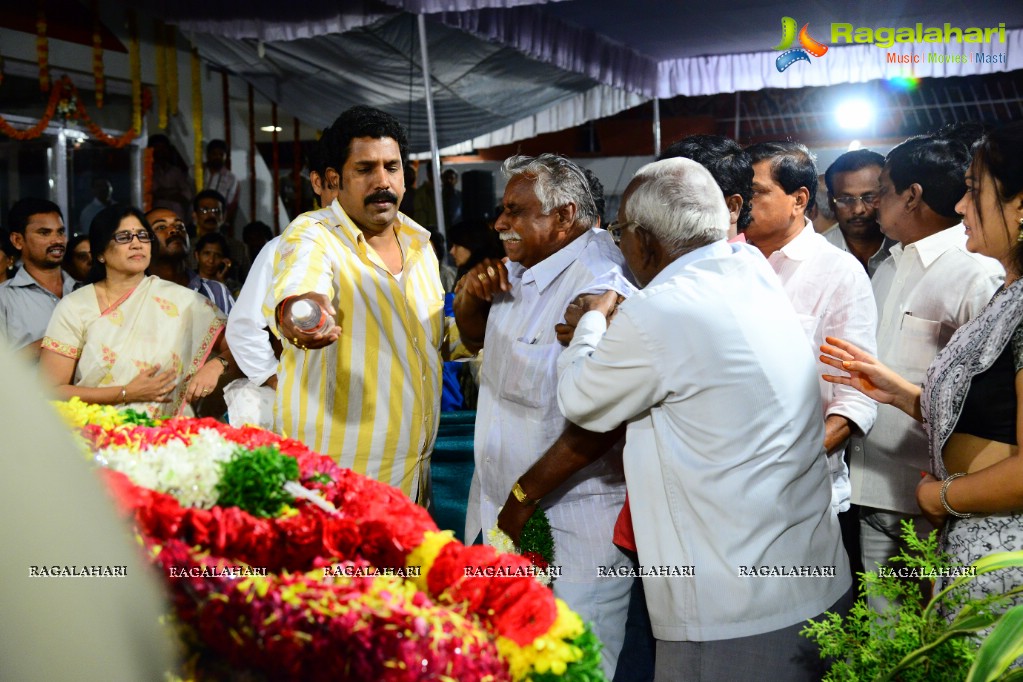 Celebrities pay homage to Dr. Akkineni Nageswara Rao