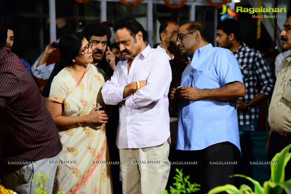 Celebrities pay homage to Dr. Akkineni Nageswara Rao