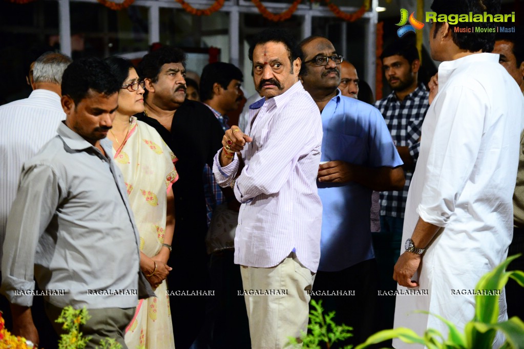 Celebrities pay homage to Dr. Akkineni Nageswara Rao