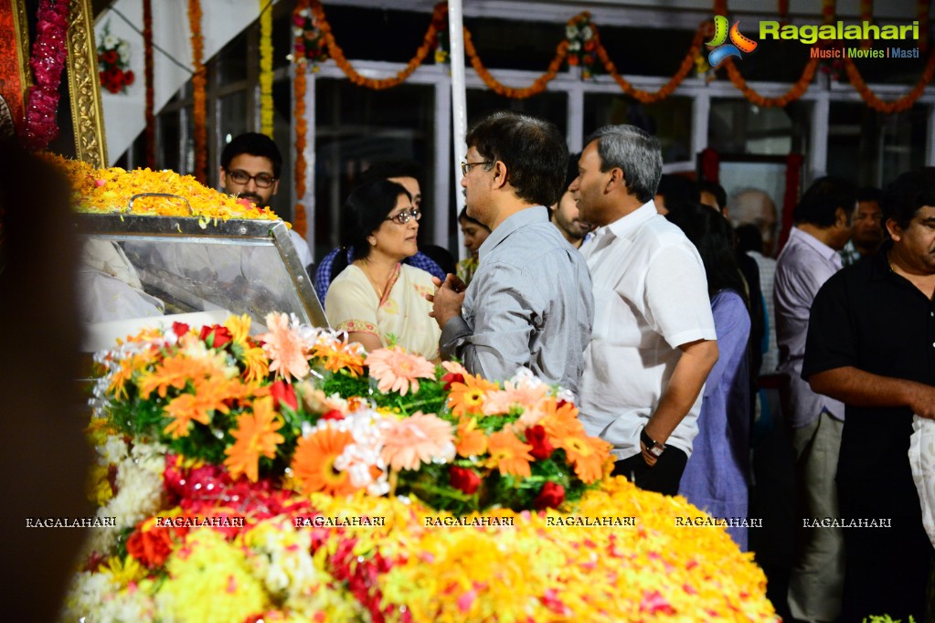 Celebrities pay homage to Dr. Akkineni Nageswara Rao