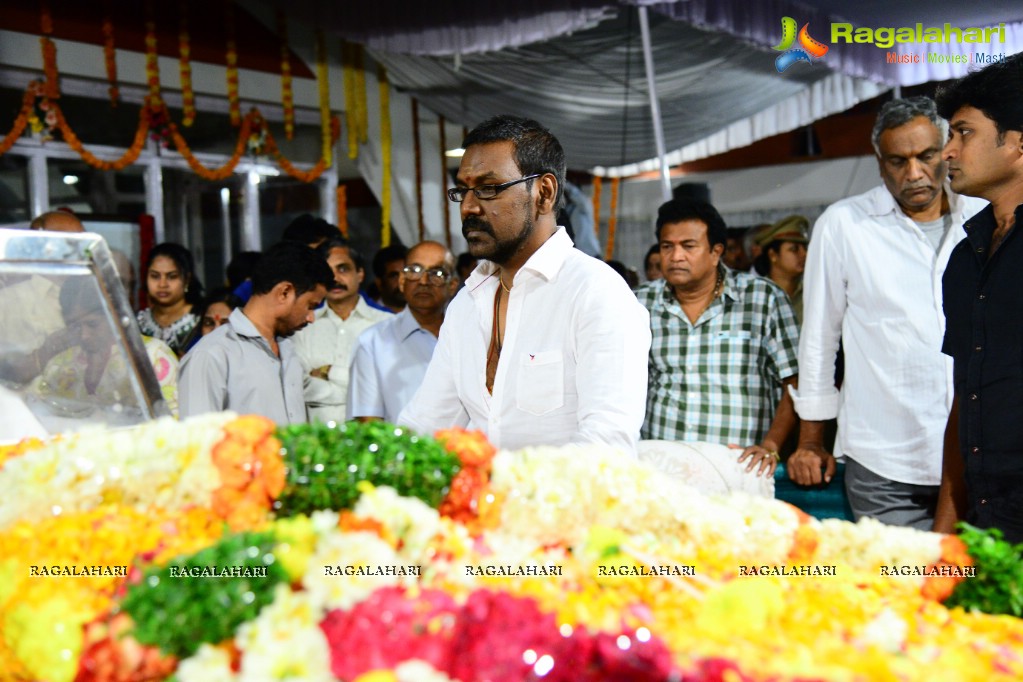 Celebrities pay homage to Dr. Akkineni Nageswara Rao