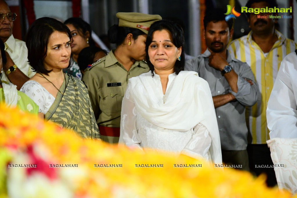 Celebrities pay homage to Dr. Akkineni Nageswara Rao