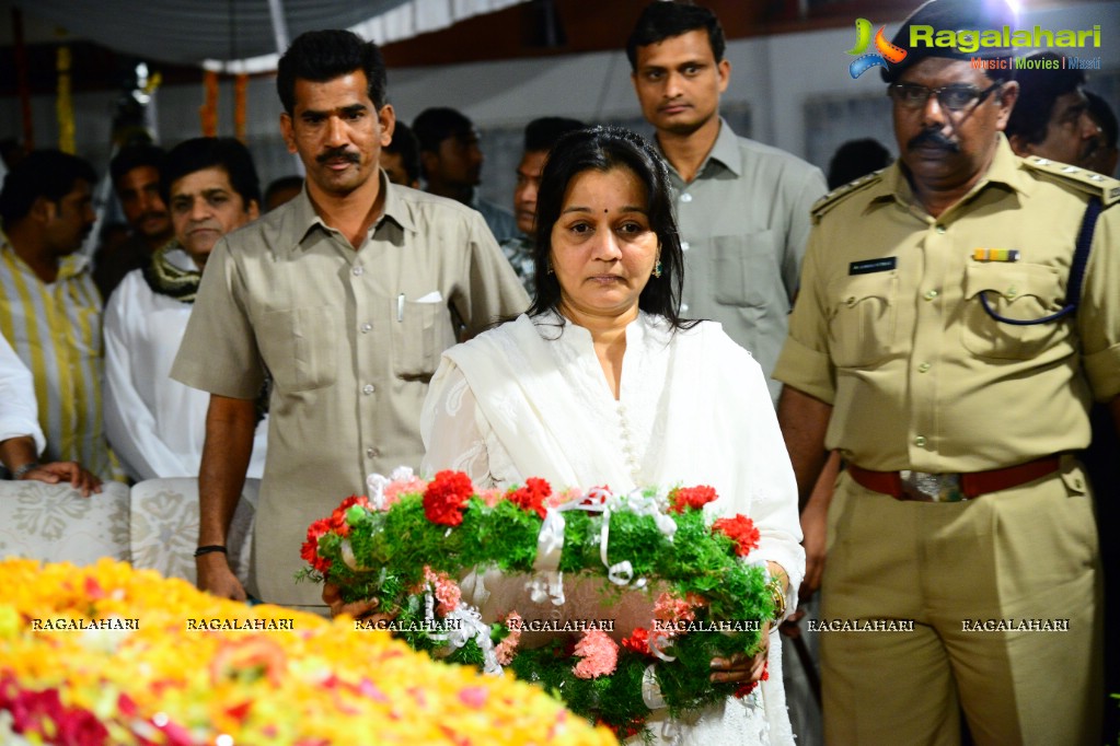 Celebrities pay homage to Dr. Akkineni Nageswara Rao