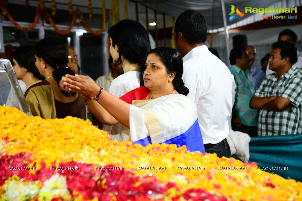 Celebrities pay homage to Dr. Akkineni Nageswara Rao