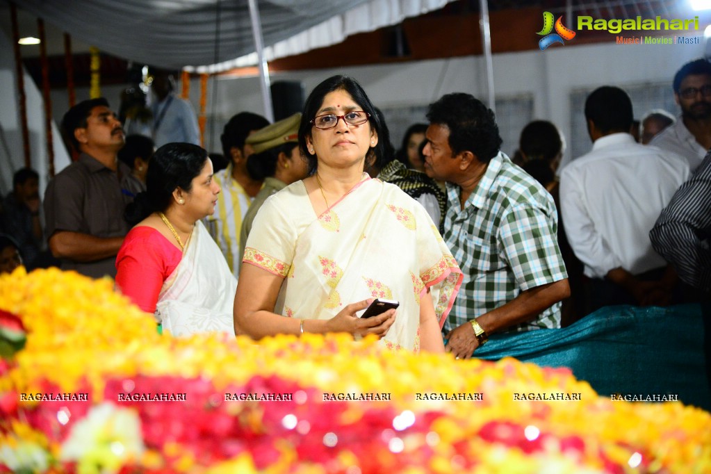 Celebrities pay homage to Dr. Akkineni Nageswara Rao