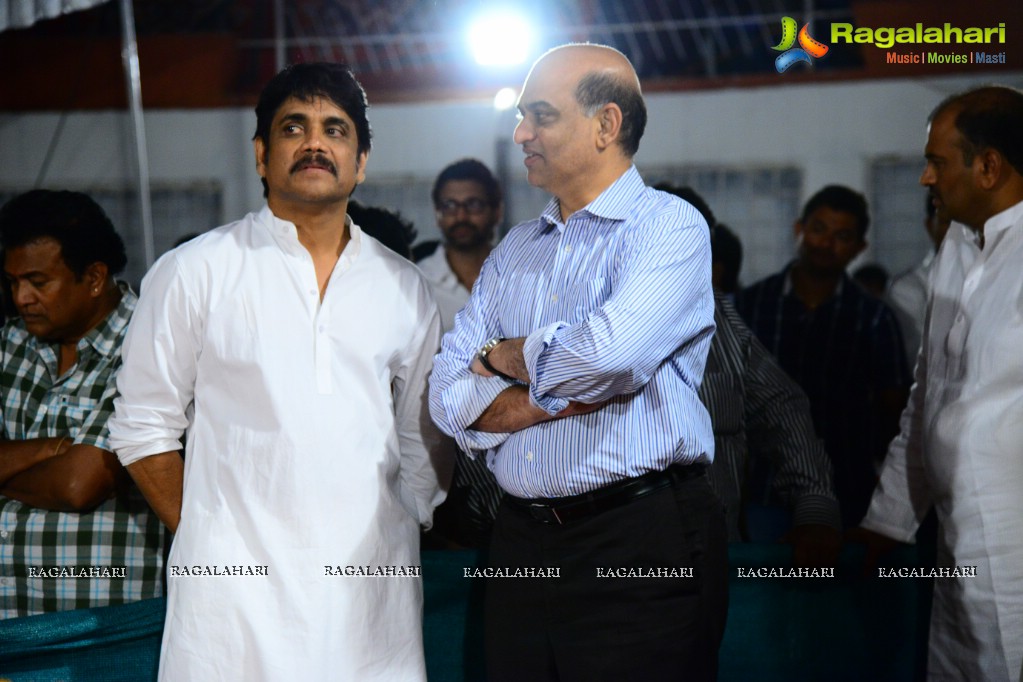 Celebrities pay homage to Dr. Akkineni Nageswara Rao