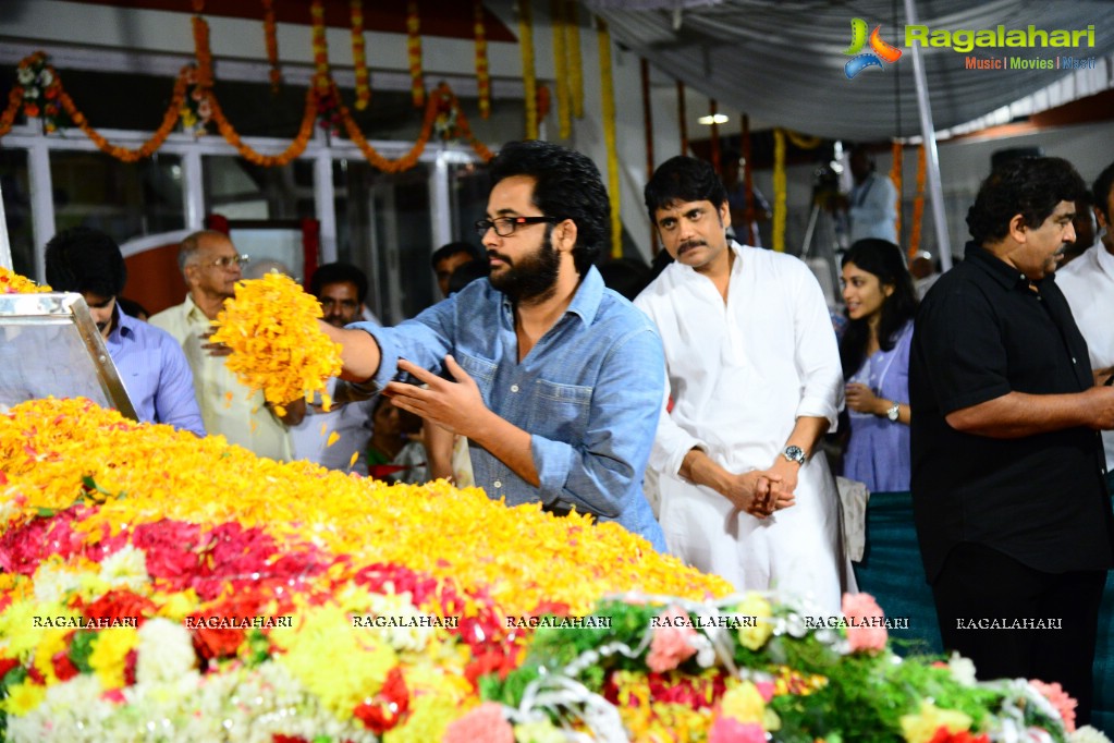 Celebrities pay homage to Dr. Akkineni Nageswara Rao