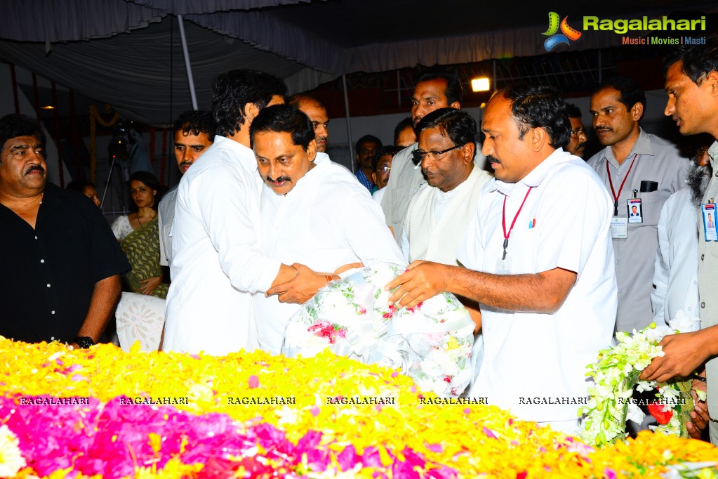 Celebrities pay homage to Dr. Akkineni Nageswara Rao