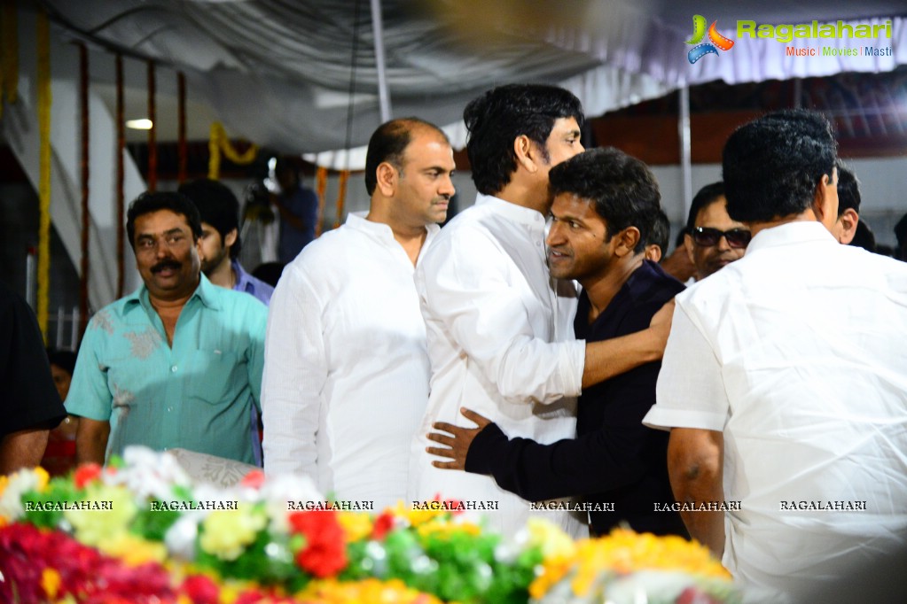 Celebrities pay homage to Dr. Akkineni Nageswara Rao