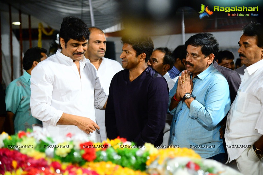 Celebrities pay homage to Dr. Akkineni Nageswara Rao